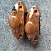12000  硬皮鯊 gdb gc8 forester LEGACY BREMBO 對向雙活塞 後卡鉗含改裝來令片一組