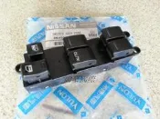 日產 CEFIRO A33 A34 SENTRA 180 N16 M1 全新原廠 駕駛邊 電動窗開關 主控開關