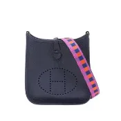 【Hermes 愛馬仕】Mini Evelyne 牛皮格紋背帶金扣斜背包(U刻/藍)-二手品