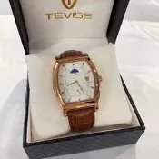 【特維斯｜全新】現貨 TEVISE 手錶 石英錶 男錶 4色可選 酒桶錶 日月相 皮錶｜Little Bee 小蜜蜂精品