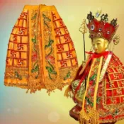 🔥滿額免運🔥佛像披風披肩綢緞雙層刺繡地藏王披風祖師佛衣紅色黃色鑲鑽小袈裟媽祖神明衣 龍袍 菩薩衣 神像披風 鬥篷 神