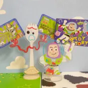 日本 出清 便簽 立牌 夾子 擺件 名片 巴斯光年 叉叉 三眼怪 手機架