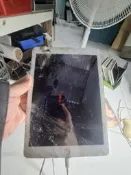 Apple iPad Air 2（A1566)可充電.可開機。螢幕破。商品如圖如敘述。零件機販售.售出不退