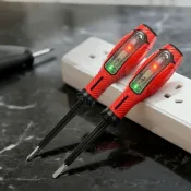 2合1 KEENWISE 非接觸式電壓測試起子筆,12-250V交流電測試筆,配備液晶顯示與蜂鳴器