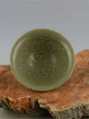 宜家二居 宋耀州窯雕刻嬰戲圖花紋小斗笠碗仿古做舊瓷古玩古董復古擺設收藏