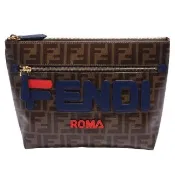 【FENDI 芬迪】POUCH系列品牌FF釉面緹花帆布包身皮革貼花拉鍊手拿化妝包(大-藍X紅7N0099-A5N7F-15HG)