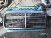 W124 93前 水箱罩E-1 廉售先問-得標1螺絲