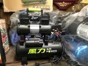 風力牌無油空壓機、手提式、3400轉、打氣快速 桶子6公升 壓力8KG
