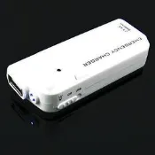 口袋式USB充電器+應急手電筒 應急充電器裝上AA三號電池2顆 插上你的USB充電線 即可幫你的手機 MP3充電 白
