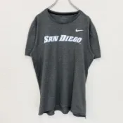 【DOKODEMO】古著 Nike Dri-FIT 短袖圓領印花 T 卹，聖地牙哥，灰色