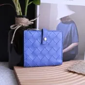 BOTTEGA VENETA 經典編織小牛皮釦式零錢短夾(藍紫)