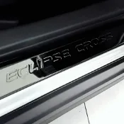 ECLIPSE CROSS 量身打造專屬不鏽鋼迎賓踏板 日蝕 迎賓踏板 門檻條 鏡面黑鈦踏板。