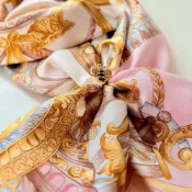 (店+)【Awayuki】3WAY優雅飾品 日本製 絲巾環(蜜蜂) 胸針 眼鏡扣 飾品 水鑽 可愛 優雅 衣服配件 絲巾 9090