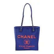 CHANEL 經典雙C LOGO Deauville藤織帆布銀鍊手提/肩背包(展示品-藍/螢光橘色)