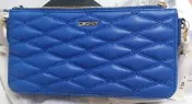 ╭✿㊣ 全新庫存 皇家藍 DKNY 菱格紋羊皮革拉鍊斜背手拿包 拉鍊腕包【22x4x12公分】附防塵套 特價 $2999
