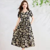 (店+)【UG 優物集】連身裙出清品洋裝大尺碼連身顯瘦長裙渡假優雅小香風短袖女裝新款花色短袖連衣裙女士2026媽媽夏裝新款時尚顯瘦洋氣雪紡中長裙