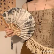 🔥桃園有貨🔥【4.5萬人收藏】小扇子隨身便攜古風貝殻扇折疊清涼扇道具漢服古典風扇子折扇 BJSH WGEX QRK