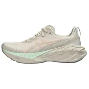 (店+)【asics 亞瑟士】1012B510-250 ASICS Novablast 4 減震回彈 網布 低幫 馬拉松訓練長跑跑步鞋 女款 燕麥米