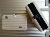 《RIMOWA 德國 Lufthansa 漢莎航空頭等艙【奶油白】全新未拆封化粧盥洗包 / 置物包 / 過夜包！》