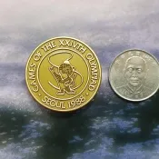 ☆孟宏館☆1988年漢城奧運漢城奧林匹克運動會吉祥物老虎紀念章~ZY4.250116.1