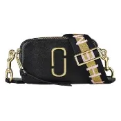 【MARC JACOBS】MARC JACOBS THE SNAPSHOT雙J LOGO防刮牛皮拉鍊斜背包(黑x白x鐵灰x黃底粉字)