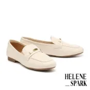 低跟鞋 HELENE_SPARK 時尚品味橢圓長釦羊皮樂福低跟鞋－米白