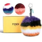 【FENDI 芬迪】包褂熱潮 狐狸毛彩虹毛球吊飾-3色可選