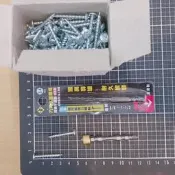 六角頭 鑽孔直徑3.4mm水泥用鑽頭+電鍍過水泥用粗牙螺絲粗牙螺絲總長度約32mm一盒約200支+起子頭螺絲固定磁吸器