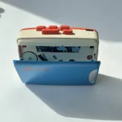 鼎盛貿易行 爆款復古懷舊便攜隨身聽學習機FM收音卡帶英語插耳機音響磁帶機