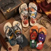 【havaianas 哈瓦仕】男女拖鞋 Harry Potter 哈利波特 嘿美 飛天車 分類帽 情侶拖鞋 人字拖 夾腳拖 海灘拖