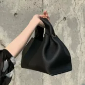 喜挖2店 新款雲朵小眾設計包2026斜後背包百搭餃子包拎包高級感手提包飯盒包