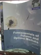 【小熊家族】《Fundamentals of Futures and Options Market:0135095174