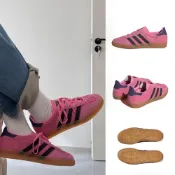 (店+)【adidas 愛迪達】adidas originals GAZELLE 粉黑 麂皮 復古 焦糖底 女鞋 休閒鞋 IE7002