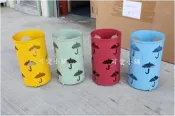 ( 台中 可愛小舖 ) 古典鄉村風雨傘簍空造型雨傘鍛鐵雕花 圓形傘筒正方形傘桶雨傘架入厝民宿佈置開店營業場所開店餐廳送禮