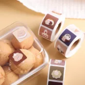 台灣🇹🇼現貨一捲500張 cream小熊封口貼感貼卷卷貼 網拍小禮物貼 禮物貼紙帳素材貼 烘培包裝 月餅貼喜餅貼