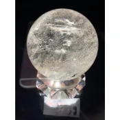 兆鑫生活館-天然白水晶球直徑約6公分 360g,(,贈底座)/辦公室/鎮宅/招財/風水球/玄關/書房/裝飾
