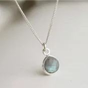 【BLUMA】純粹拉長石原礦純銀項鍊 水晶水滴鎖骨鏈(生日墜子 飾品禮盒 )