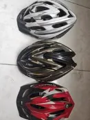 三頂自行車安全帽 Bell Giant 運動頭盔