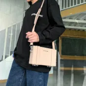 全球選品1館 生活百貨 斜後背包 硬殼小方包 男用手機包 潮流穿搭 防撞收納
