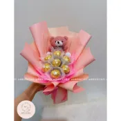 《維薰🌹幸福》🎁//金莎蝴蝶結小熊娃娃花束//  生日禮物 情人花束 典禮花束小熊花束 公仔花束 驚喜小禮 巧克力花束