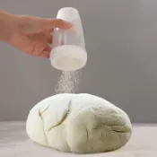 協貿國際日用品生活3館 進口塑料撒粉罐手持面粉篩烘焙用撒可可粉咖啡糖粉杯篩子