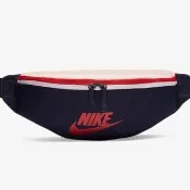 【NIKE 耐吉】NIKE HERITAGE 深藍白 紅LOGO 斜肩包 腰包 側肩包 BA5750-498(BA5750-498)