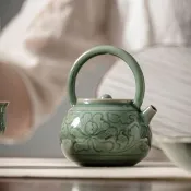 品藏 龍泉青瓷功夫茶具-雕刻牡丹茶壺