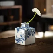 十木屋 公司貨 免運 可開票 日本進口九谷燒作家手繪櫻花漸變彩釉方形花瓶小口插花器擺件