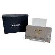【DOKODEMO】Prada 1PG222 小牛皮六鑰匙包，Saffiano 皮革鑰匙包

PRADA 灰褐色 [二手]