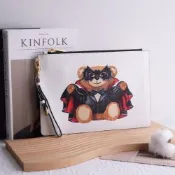 MOSCHINO 德古拉小熊造型皮革手拿包(白/大)