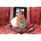 TIBUKKYO德榕藏品 天然黃龍玉吊墜 龍牌 黃龍玉雕刻件 雙龍戲珠 吉祥雕刻 41.1mm x 8mm 雲南黃蠟