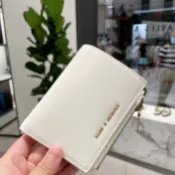 咔咔代購 新加坡小ck短夾 素色短款零錢包 CHARLES&KEITH 專櫃代購 中夾女包 長夾 簡約皮夾 多卡位卡夾包