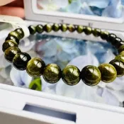 天然貓眼濃色青草色綠碧璽5.9-6.3mm10.35g招財事業強磁場電氣石