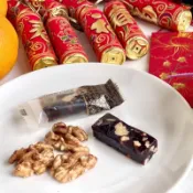 南棗核桃糕～我說一百遍好吃，不如您親自嚐嚐喔😋，微微甜，不黏牙，吃出滿滿的過年味！連香港人都說讚!